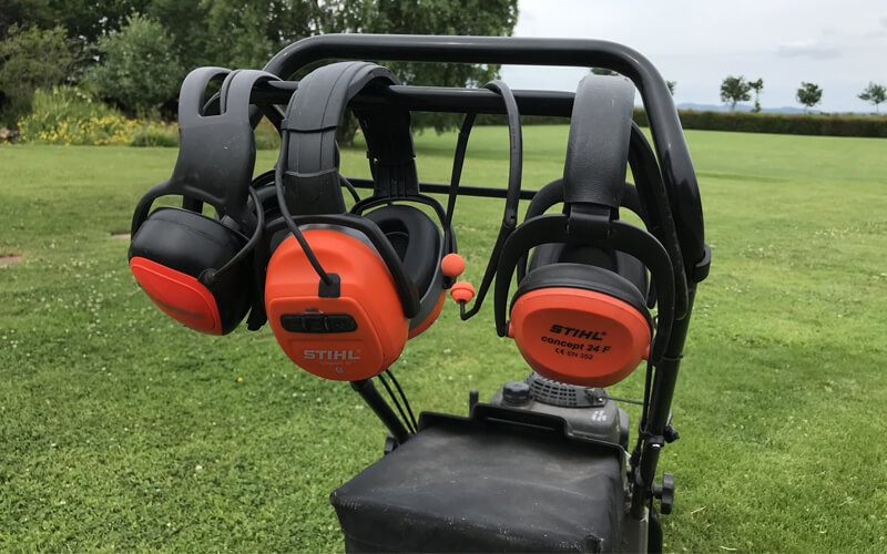 How-to-Choose-Hearing-Protection-for-Lawn-Mowing