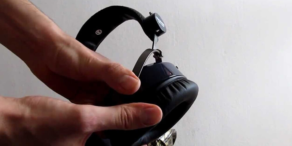 how-to-clean-headphone-ear-muffs