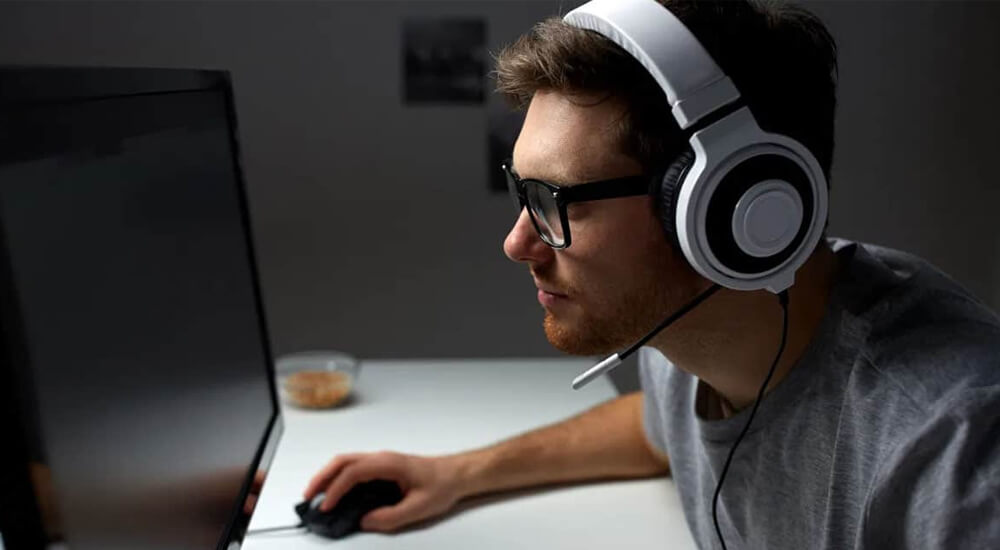 how-to-wear-headphones-comfortably-with-glasses